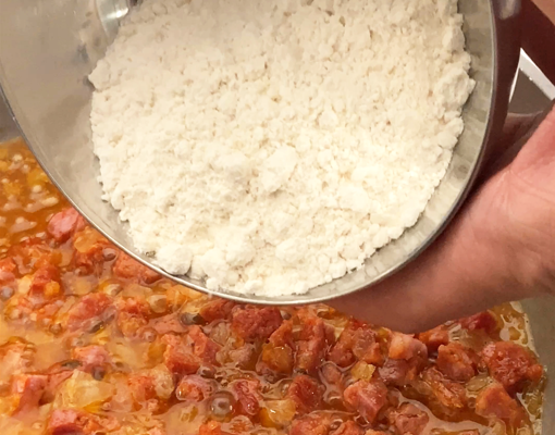Croquetas de chorizo caseras: receta cremosa, crujiente y con sabor de taberna