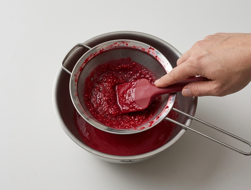 Helado de frambuesa, una bola rosa que sabe a fruta