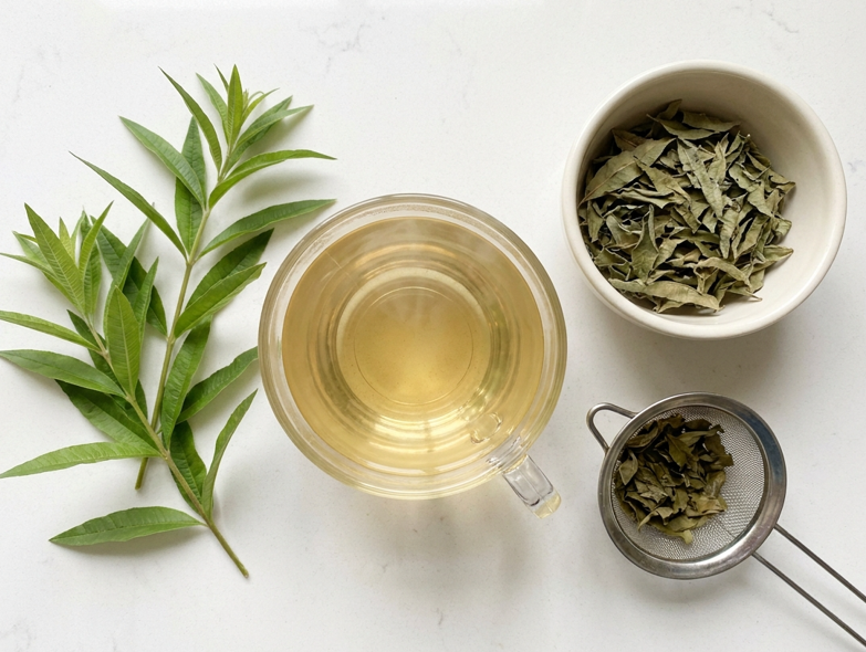Hierba luisa o hierbaluisa: qué es, cómo usarla en cocina y en qué se diferencia del lemon grass