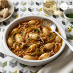 Maganos encebollados, una cazuela cántabra con calamar pequeño