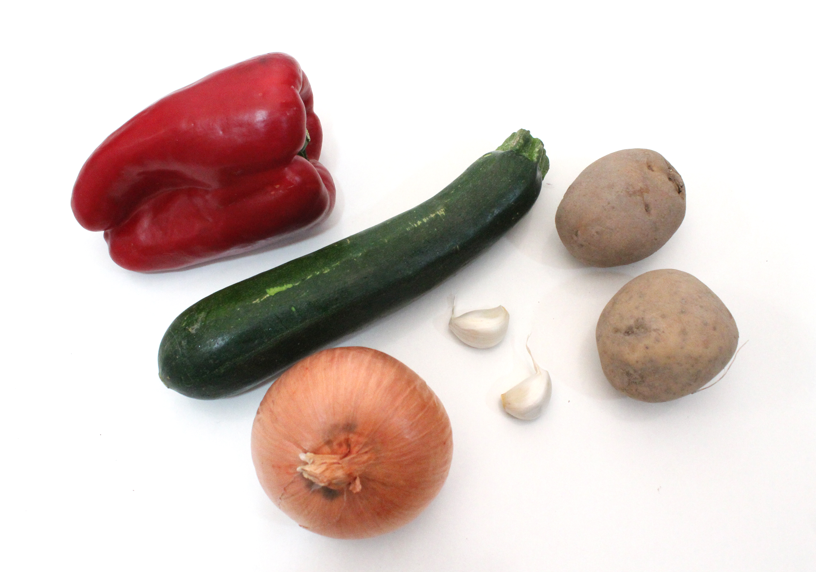 Merluza con verduras al horno: receta fácil, ligera y perfecta para el día a día