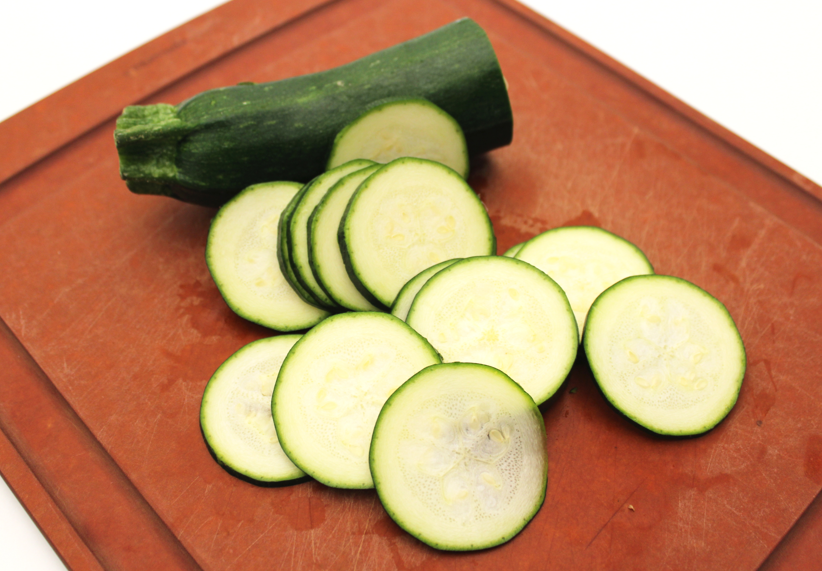Merluza con verduras al horno: receta fácil, ligera y perfecta para el día a día
