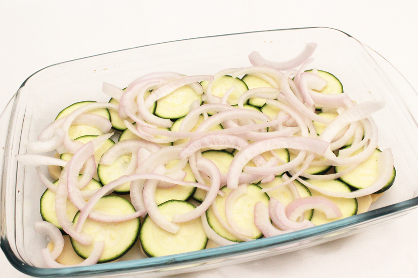 Merluza con verduras al horno: receta fácil, ligera y perfecta para el día a día