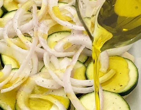 Merluza con verduras al horno: receta fácil, ligera y perfecta para el día a día