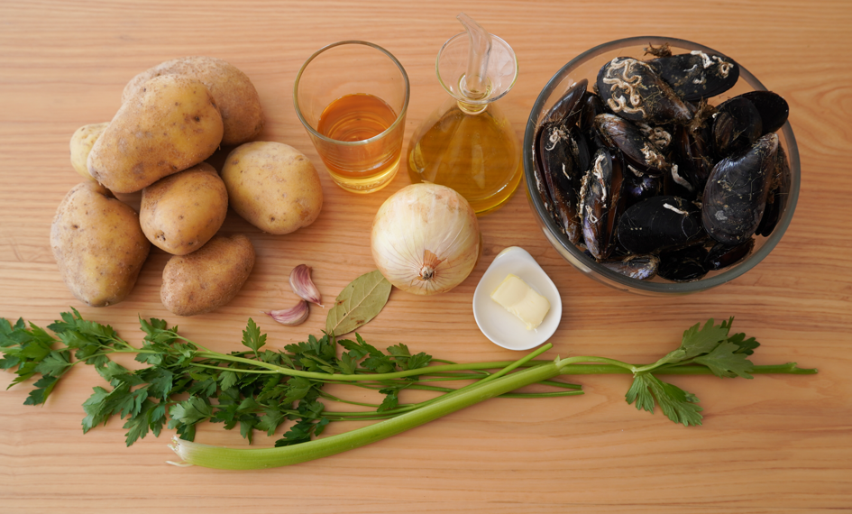 Moules-frites belgas, mejillones al vapor con patatas bien crujientes