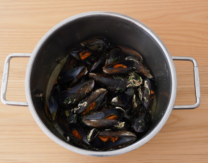 Moules-frites belgas, mejillones al vapor con patatas bien crujientes