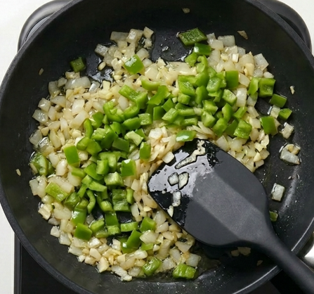 Pisto riojano, una receta de verduras con huevo cremosa y muy fácil