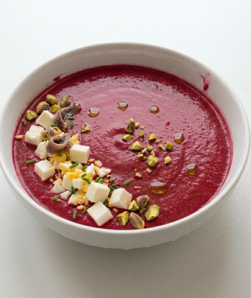 Salmorejo de remolacha, color intenso sin perder el punto del tomate