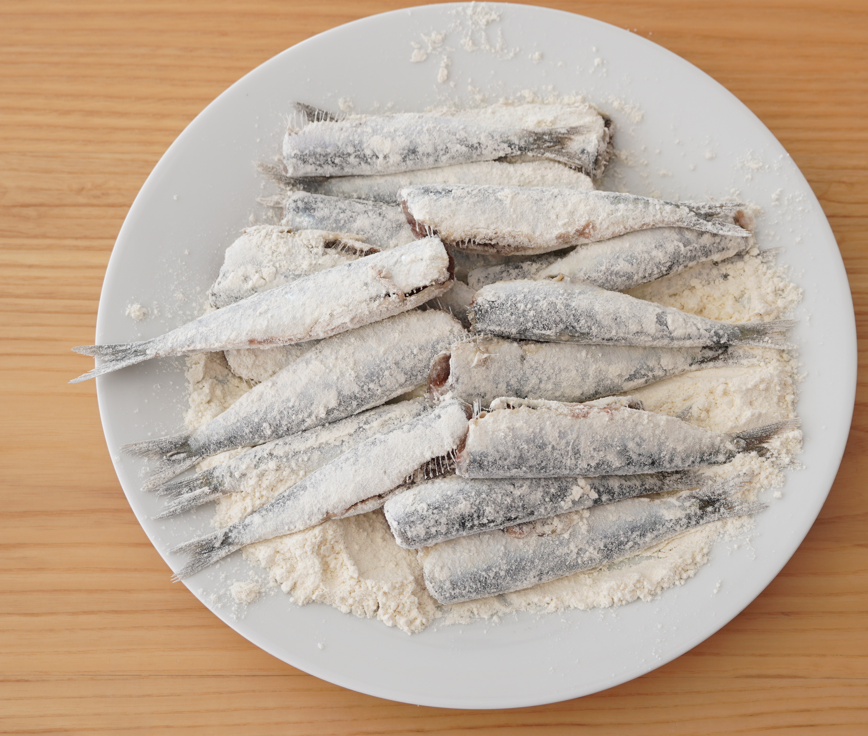 Sardinas con tomate, una receta fácil para disfrutar del pescado azul