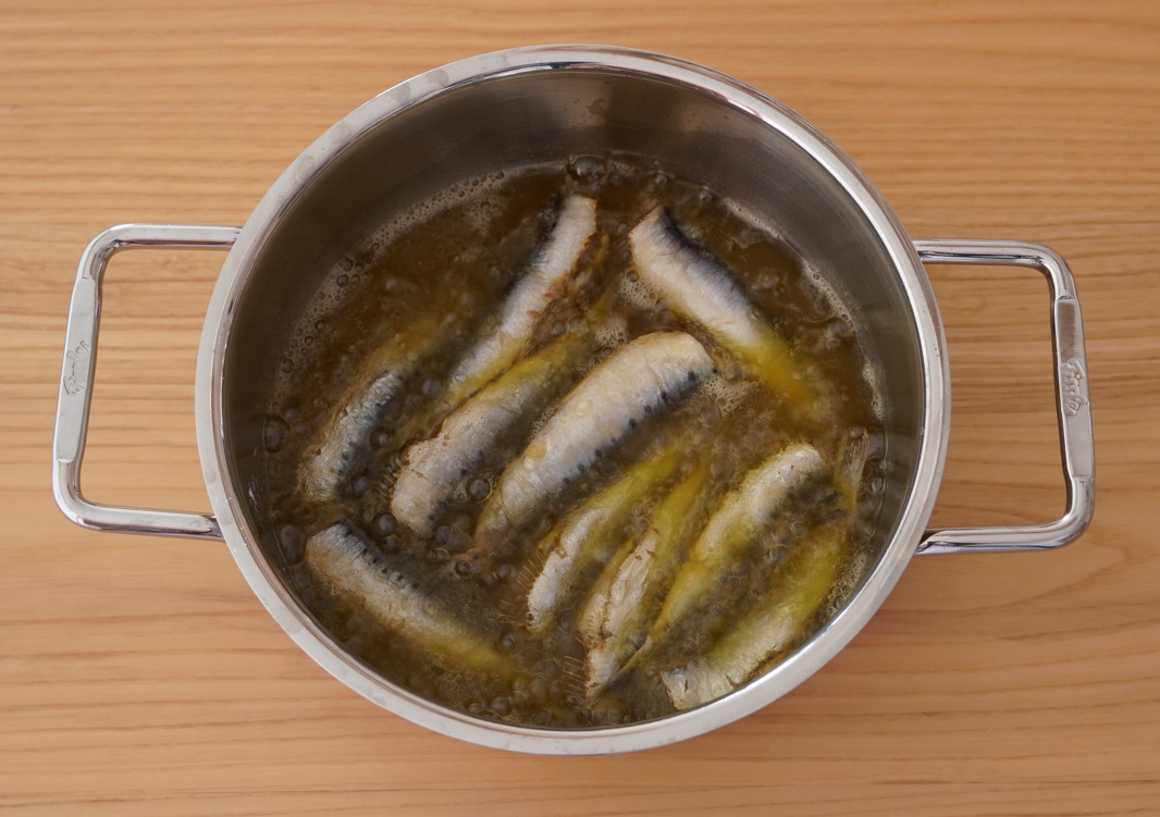 Sardinas con tomate, una receta fácil para disfrutar del pescado azul