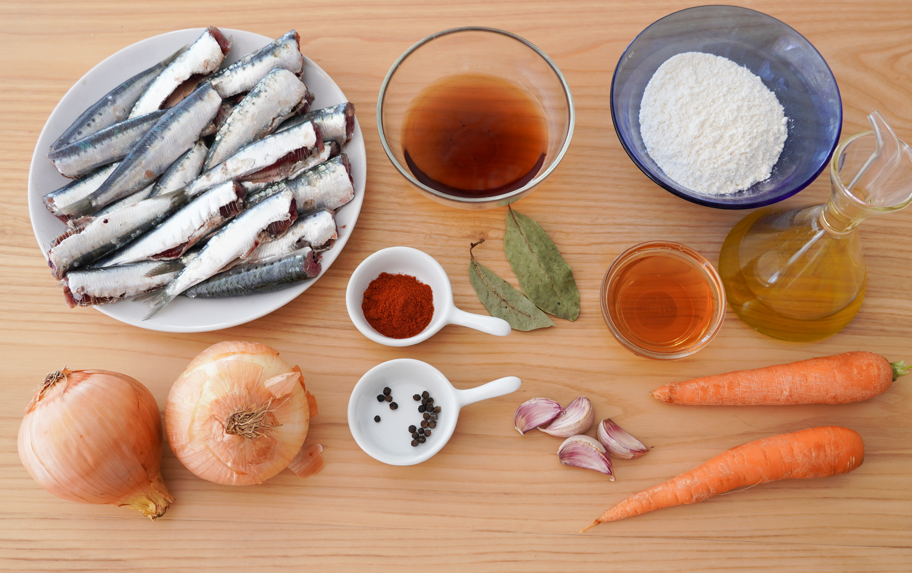 Sardinas en escabeche, una receta clásica para preparar con antelación
