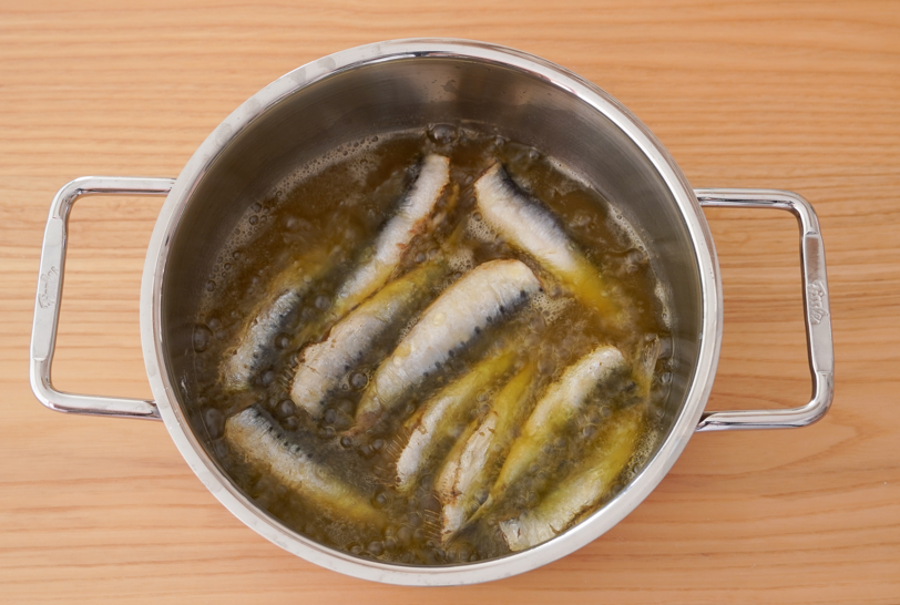 Sardinas en escabeche, una receta clásica para preparar con antelación