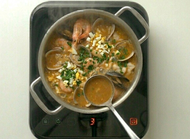 Sopa de pescado cántabra, una cuchara marinera con fundamento
