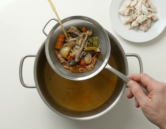 Sopa de pescado cántabra, una cuchara marinera con fundamento