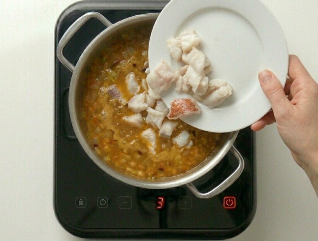 Sopa de pescado cántabra, una cuchara marinera con fundamento