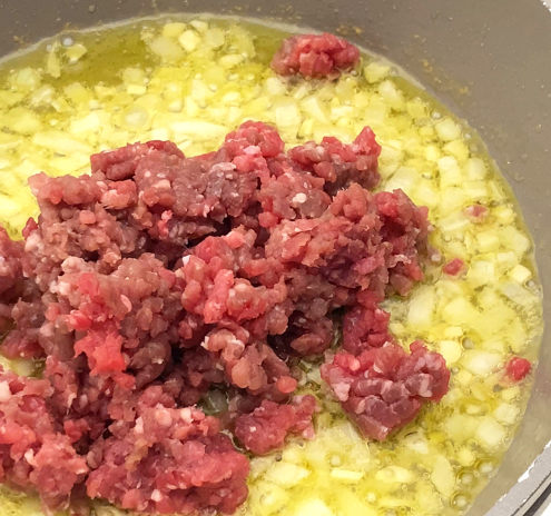 Taco rice. Receta japonesa fácil con arroz, carne picada y sabor tex-mex