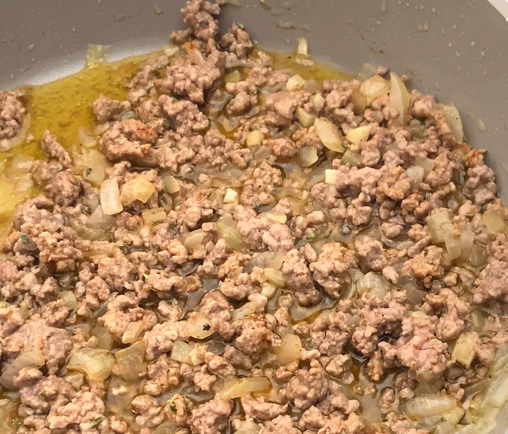 Taco rice. Receta japonesa fácil con arroz, carne picada y sabor tex-mex