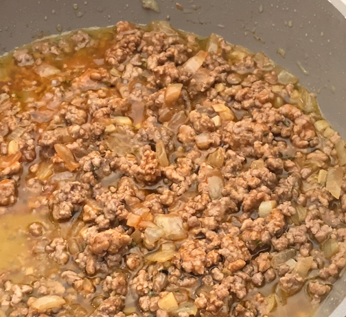 Taco rice. Receta japonesa fácil con arroz, carne picada y sabor tex-mex