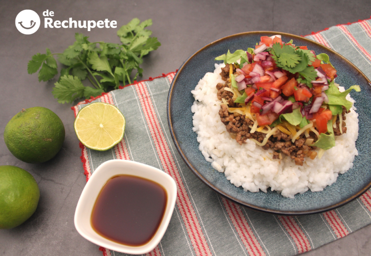 Taco rice. Receta japonesa fácil con arroz, carne picada y sabor tex-mex