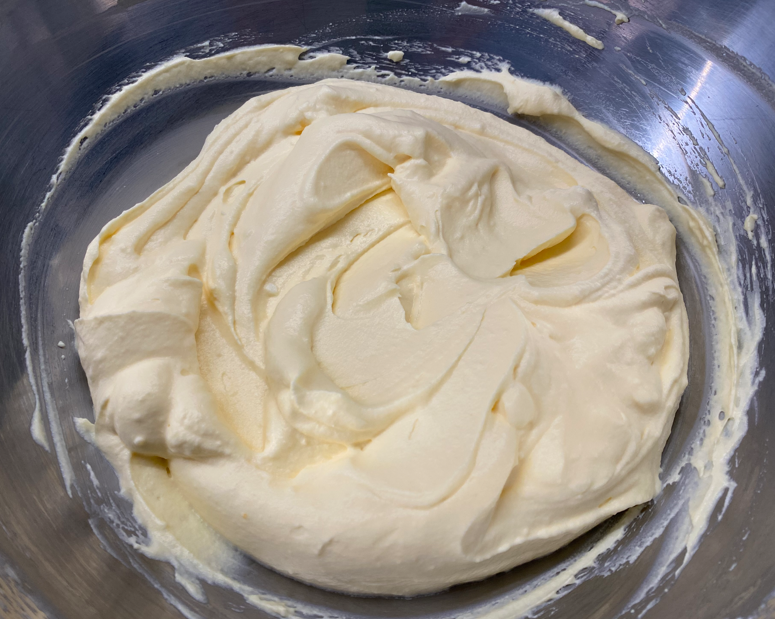 Tiramisú de té matcha. Receta fácil, cremosa y con un toque diferente