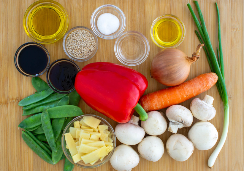 Wok de verduras crujientes. Receta fácil, sana y rápida, lo tiene todo