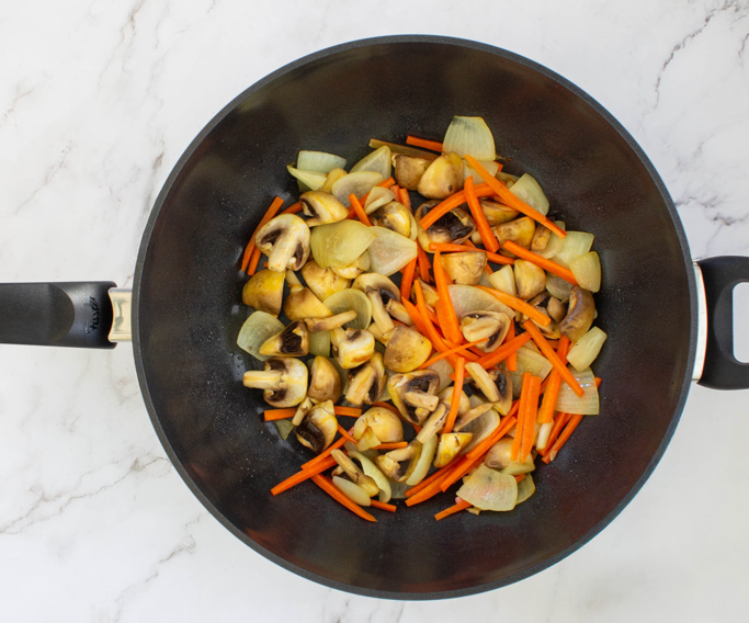 Wok de verduras crujientes. Receta fácil, sana y rápida, lo tiene todo
