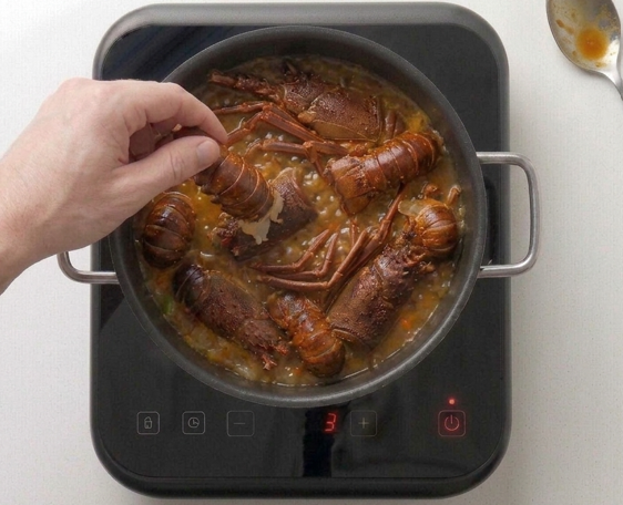 Caldereta de langosta menorquina, la receta tradicional de Fornells