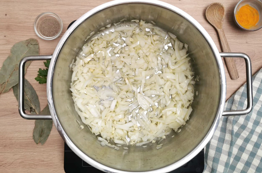 Cazón en amarillo: receta andaluza tradicional fácil y con mucho sabor