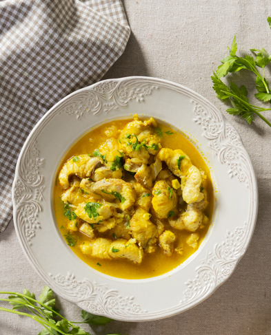 Cazón en amarillo: receta andaluza tradicional fácil y con mucho sabor