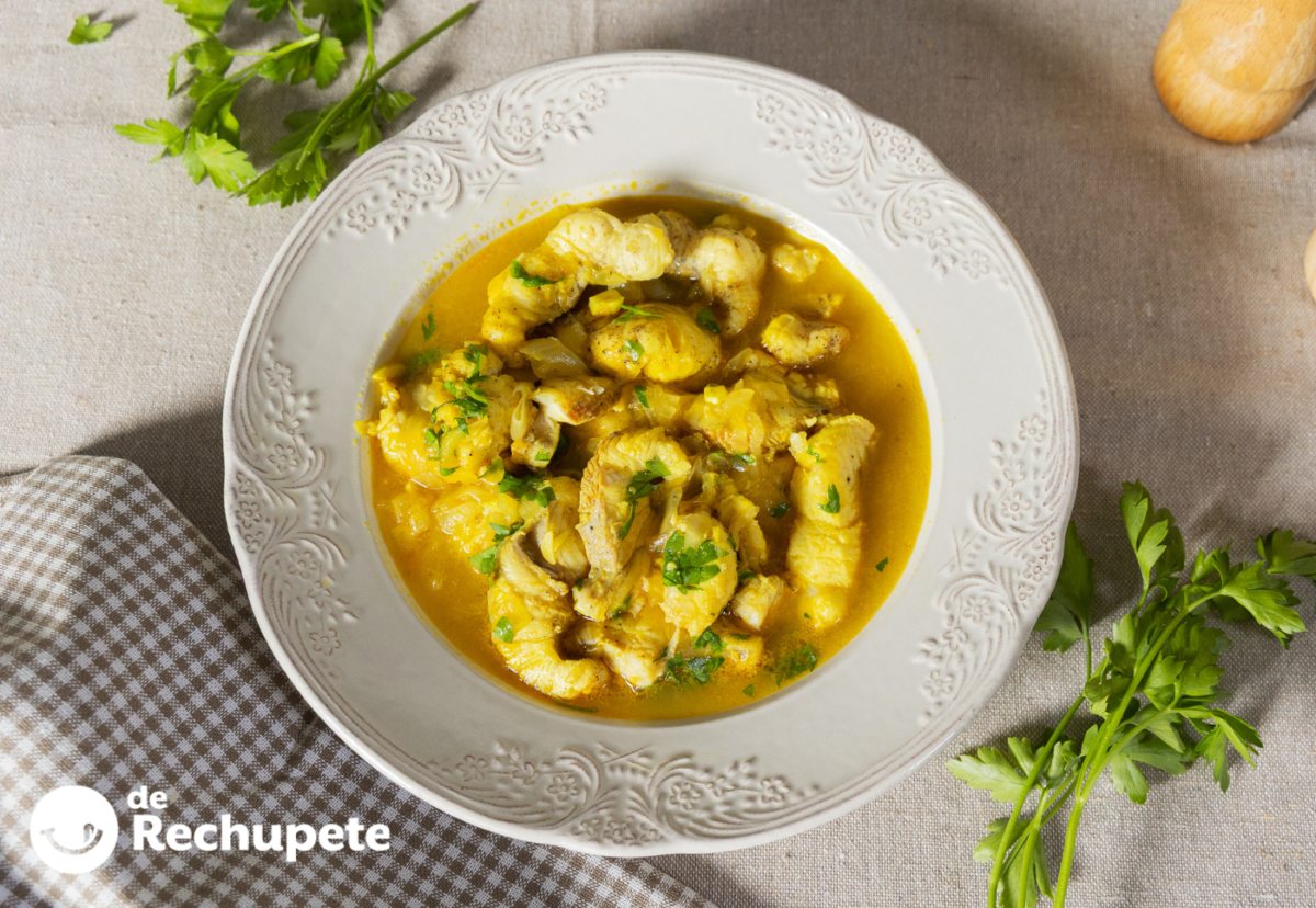 Cazón en amarillo: receta andaluza tradicional fácil y con mucho sabor
