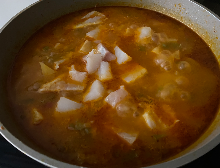 Cazuela de pescado y marisco: receta fácil, casera y llena de sabor tradicional