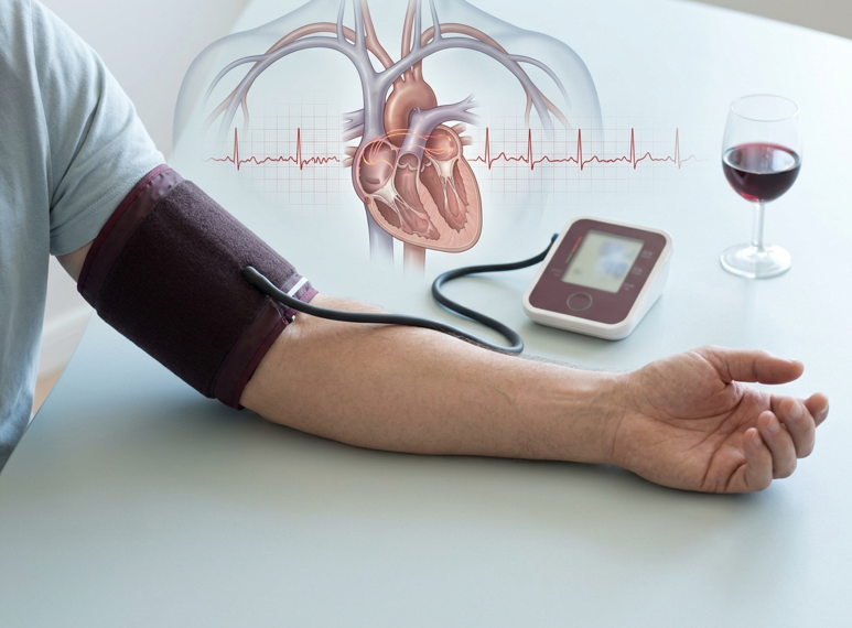 ¿Una copita de vino es buena para el corazón? Qué dice la evidencia actual