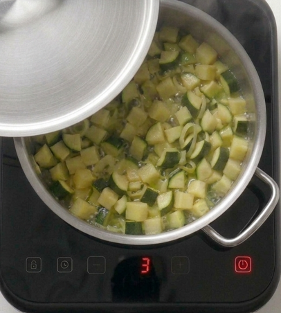 Crema fría de calabacín, cremosa sin quedar pesada