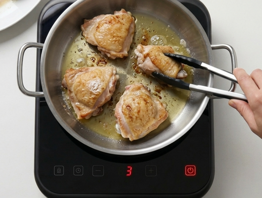 Escaldums de pollo, un guiso mallorquín con salsa de almendras