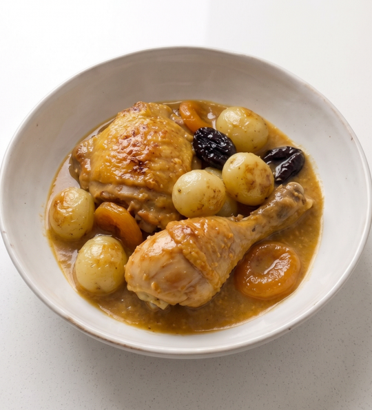 Escaldums de pollo, un guiso mallorquín con salsa de almendras