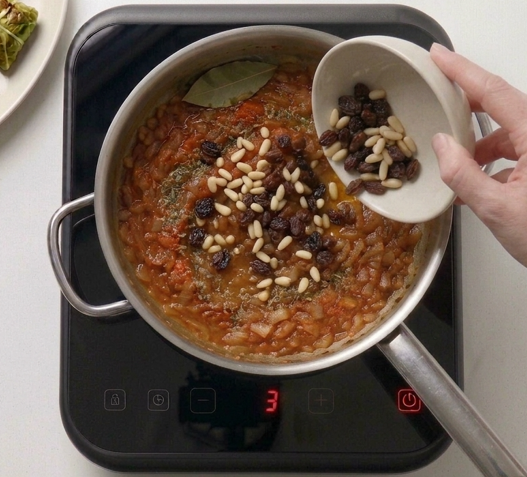 Llom amb col, la receta mallorquina que se cocina en pequeños paquetes