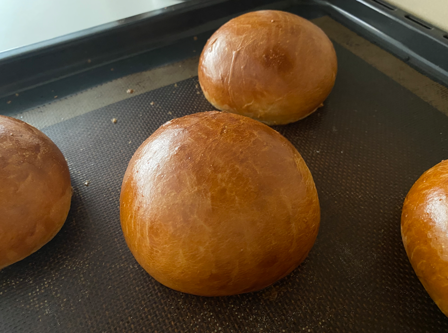 Maritozzi italianos con nata. Receta tradicional del bollo romano más cremoso