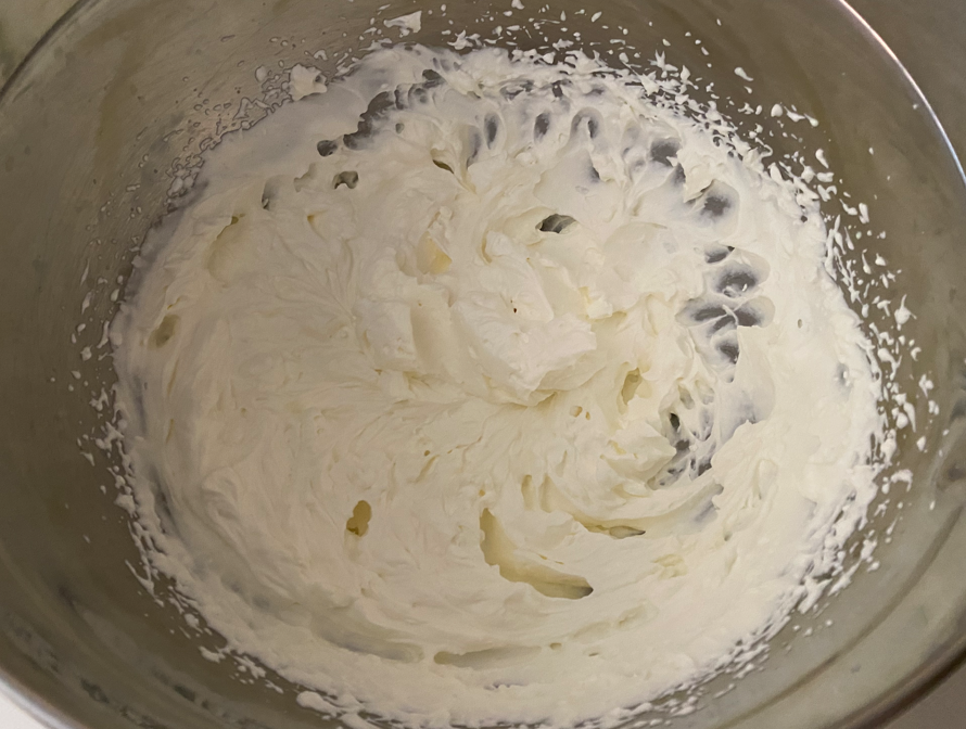 Maritozzi italianos con nata. Receta tradicional del bollo romano más cremoso