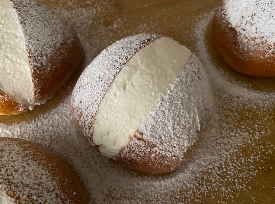 Maritozzi italianos con nata. Receta tradicional del bollo romano más cremoso