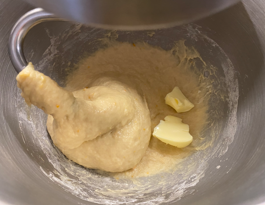 Maritozzi italianos con nata. Receta tradicional del bollo romano más cremoso