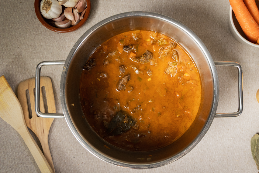 Morcillo o jarrete guisado a la andaluza: receta tradicional con salsa irresistible