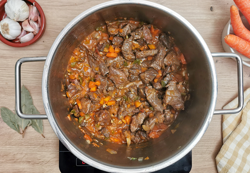 Morcillo o jarrete guisado a la andaluza: receta tradicional con salsa irresistible