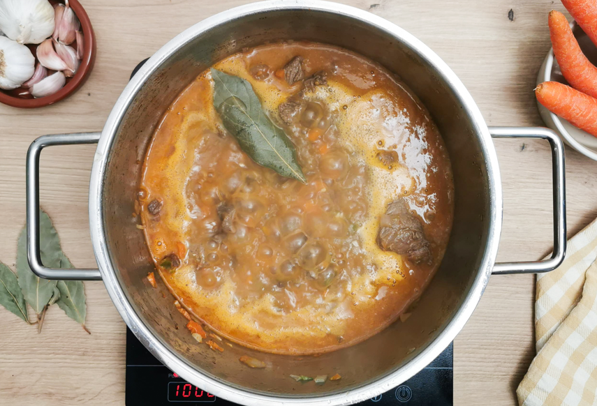 Morcillo o jarrete guisado a la andaluza: receta tradicional con salsa irresistible