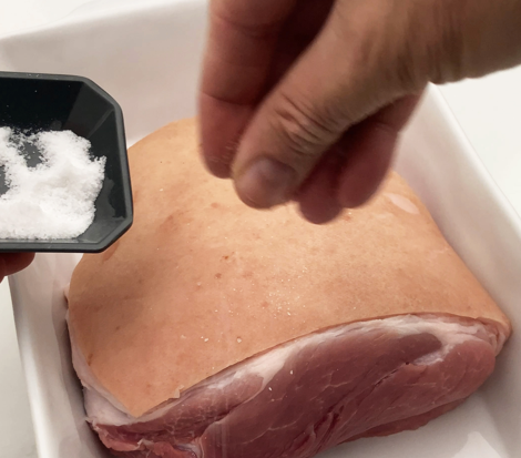 Paleta de cerdo asada al horno: receta jugosa con salsa, gelatina y carne para pulled pork