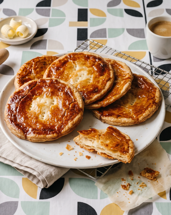 Pantortillas de Reinosa, el hojaldre fino que se carameliza en el horno