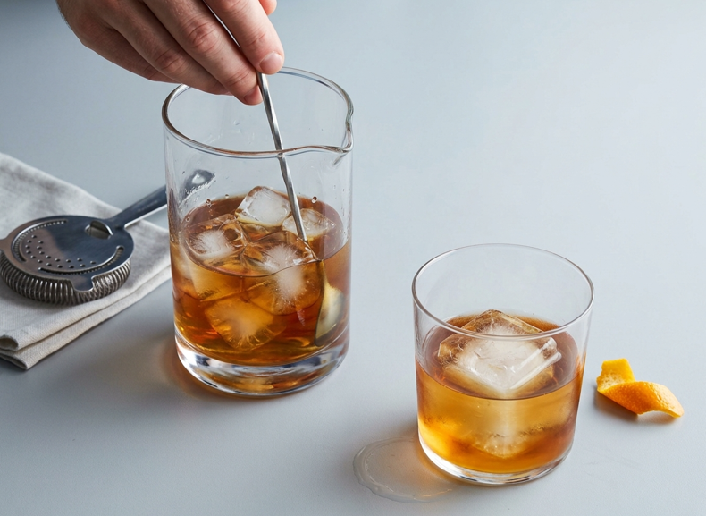 Para qué sirve el hielo en la cocina, mucho más que enfriar bebidas