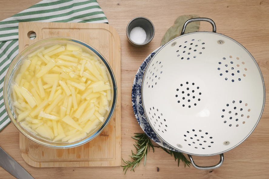 Cómo hacer las mejores patatas fritas caseras. Crujientes por fuera y tiernas por dentro