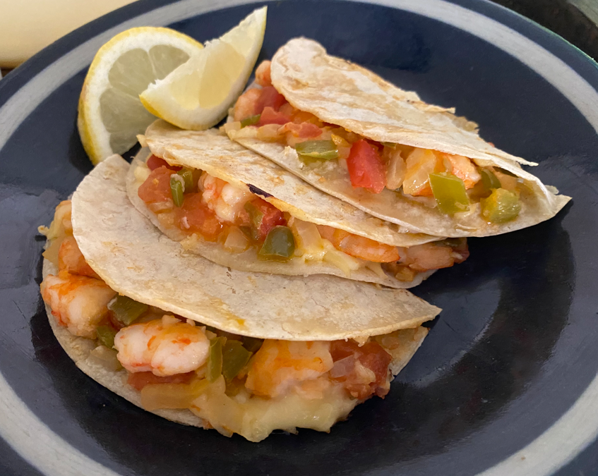 Tacos gobernador de camarón, una versión fácil y jugosa para hacer en casa