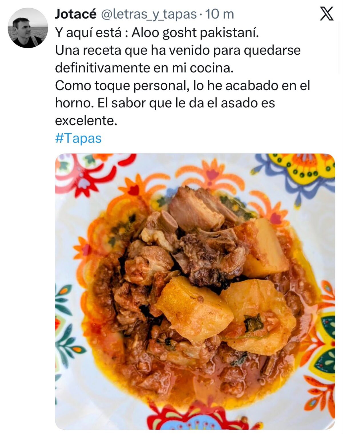 Aloo gosht pakistaní, el guiso de cordero y patatas con caldo especiado