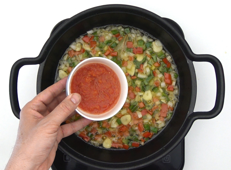 Arroz con costillas de cerdo en cazuela: receta de domingo paso a paso